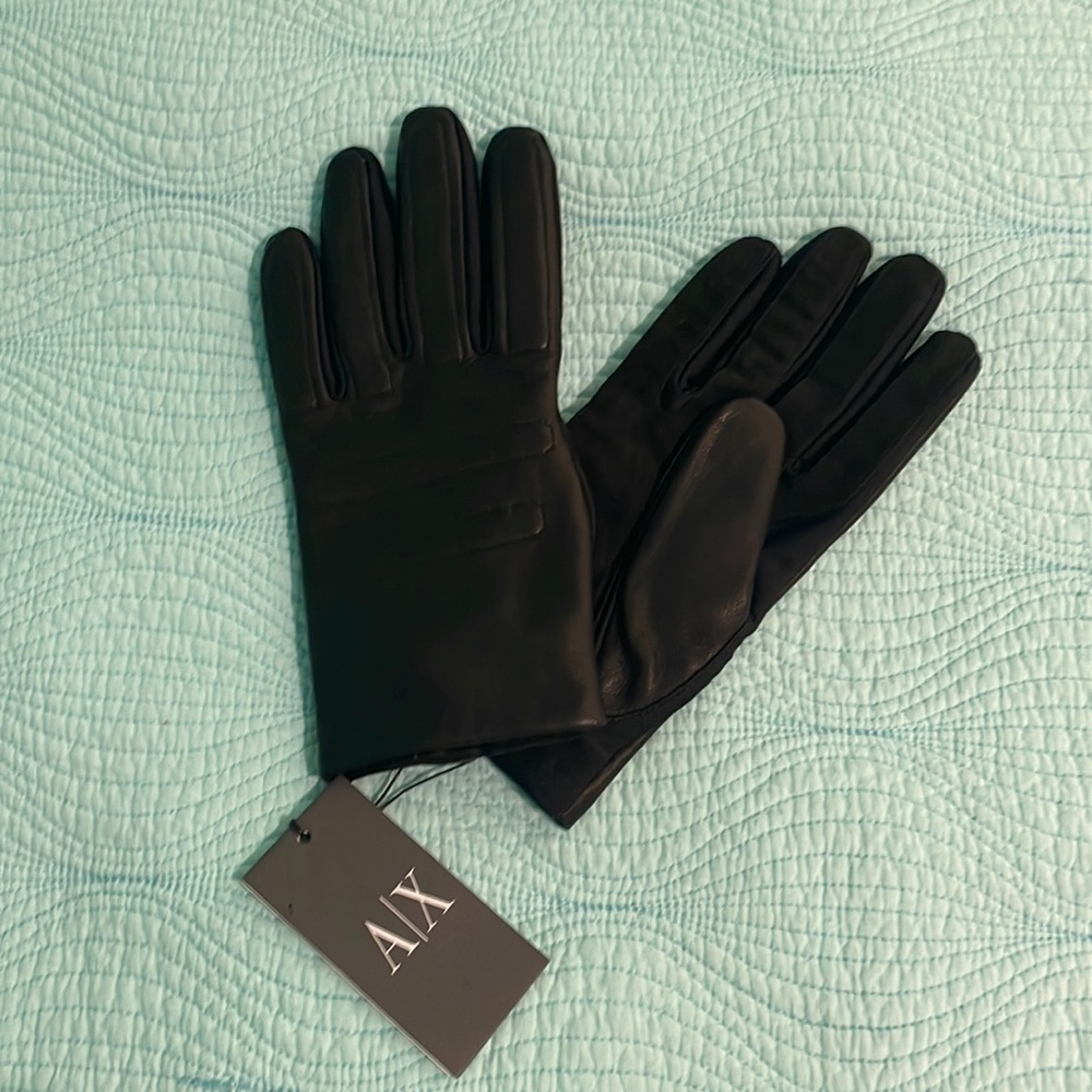 Armani Exchanges leather gloves with cashmere / wool lining